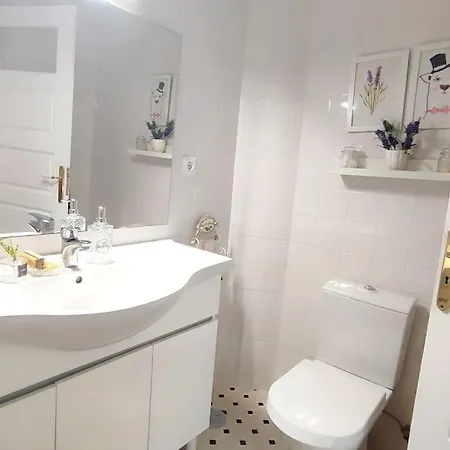 Your Big In Quiet Near Services And Metro 度假居